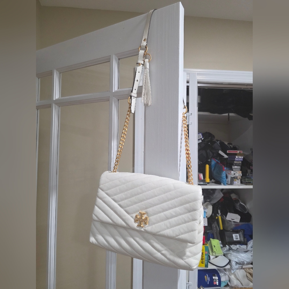 Tory Burch White and Gold Quilted Shoulder Bag/ CROSS Body - like NEW - WORN 1X!